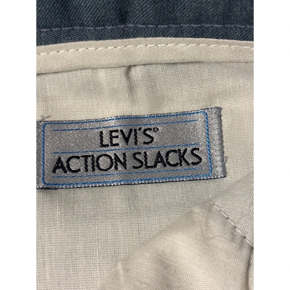 Levis levi action